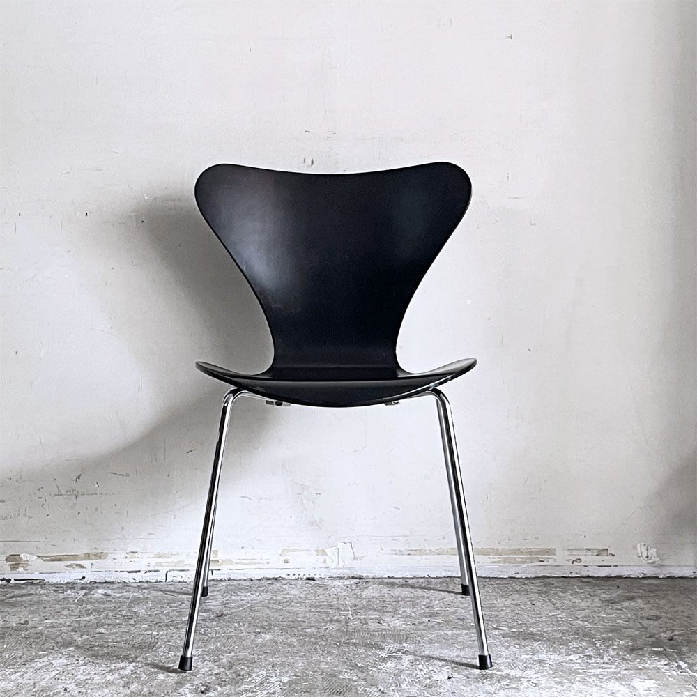 フリッツハンセン Fritz Hansen セブンチェア ブラックラッカー アルネ・ヤコブセン スタッキングチェア デンマーク 1997年製 A ■