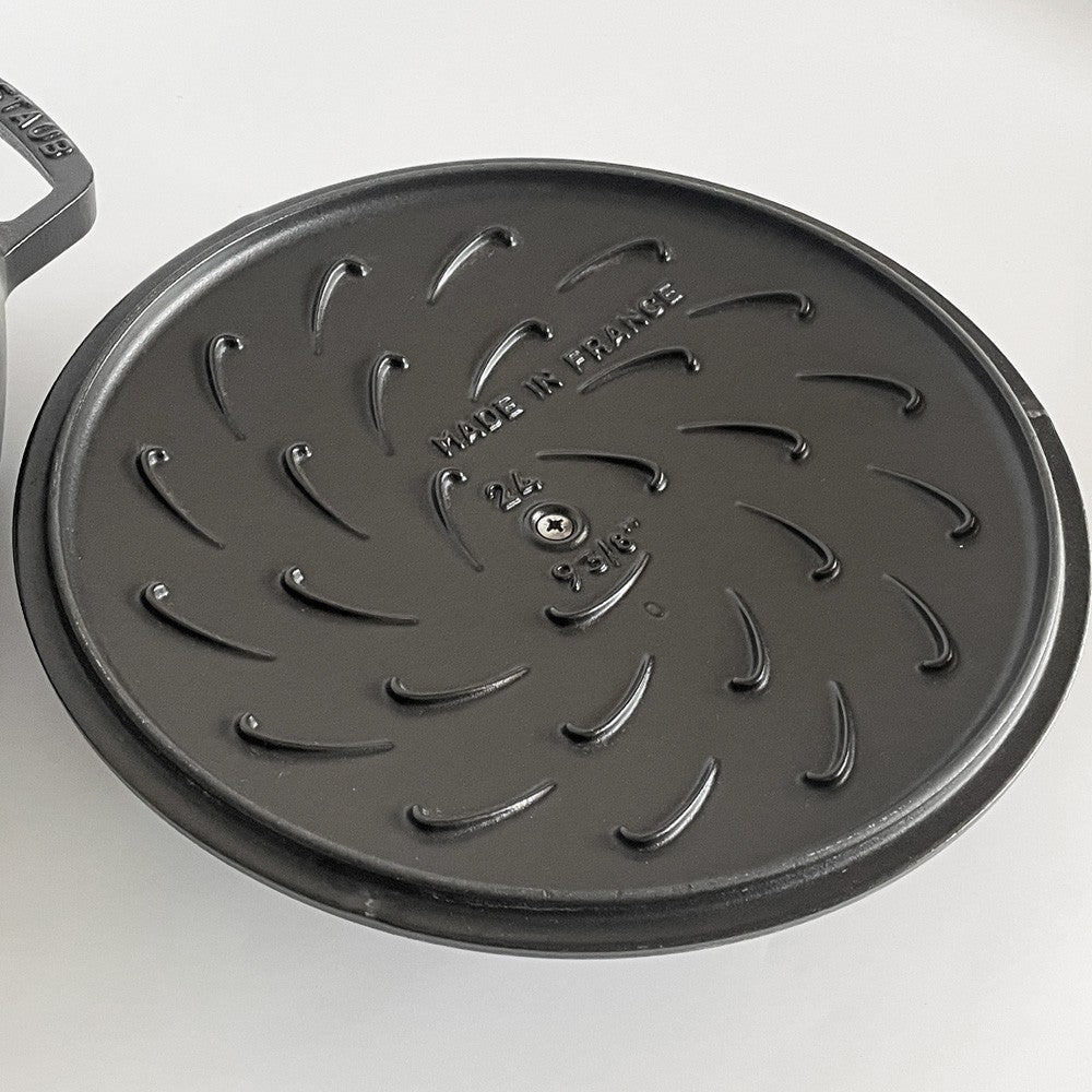 ストウブ STAUB ブレイザー ソテーパン 両手鍋 ホーロー鍋 ブラック 26cm 鋳物 鋳鉄 オーブン IH対応 フランス ■