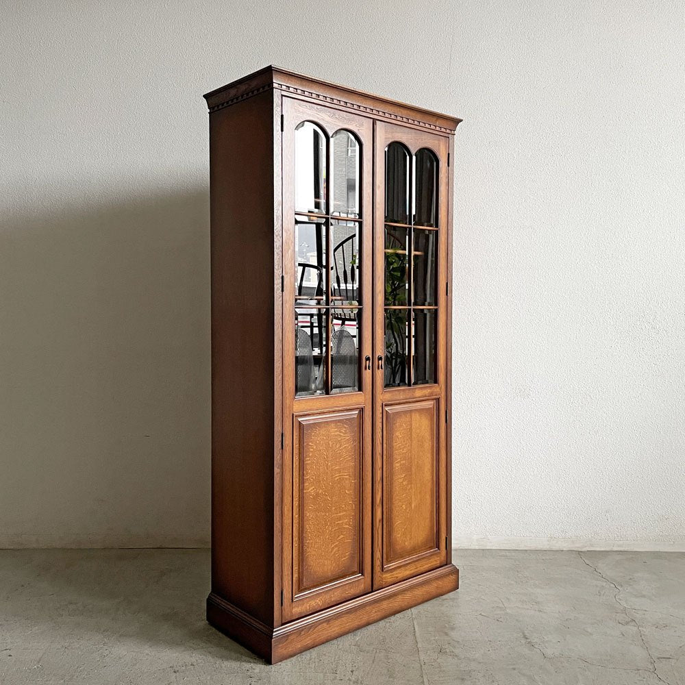 上坂木材 ブルックス Brooks ブックボード 本棚 ガラス収納棚 ナラ材 W90.5cm ヨーロピアンクラシカルスタイル IDC大塚取扱 旭川家具 〓