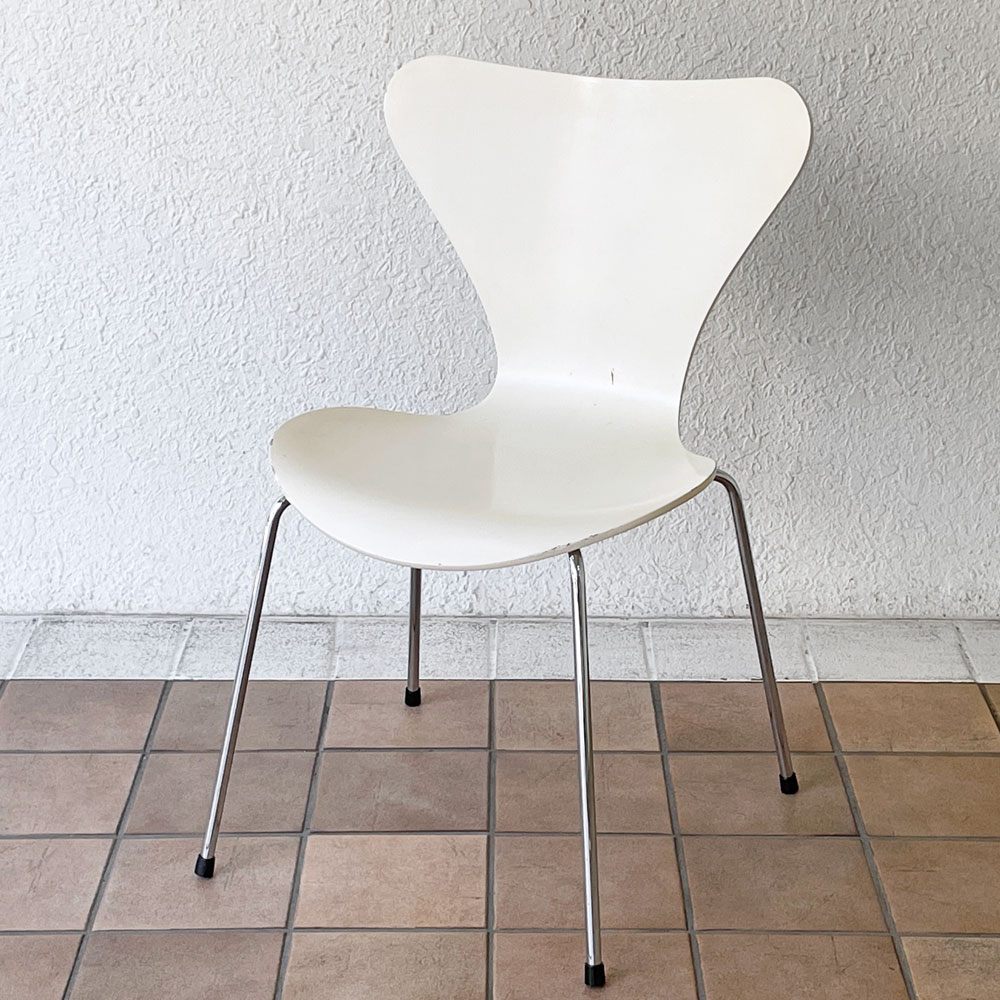 フリッツハンセン Fritz Hansen 3107 セブンチェア ラッカー ホワイト スタッキング アルネ・ヤコブセン デンマーク 北欧家具 C ◇
