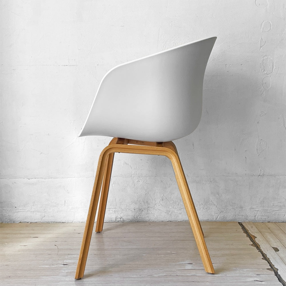 ヘイ HAY アバウト ア チェア ABOUT A CHAIR AAC22 アームチェア ダイニングチェア ホワイト 専用シートクッション付き 北欧モダン デンマーク 定価￥66,550- ★