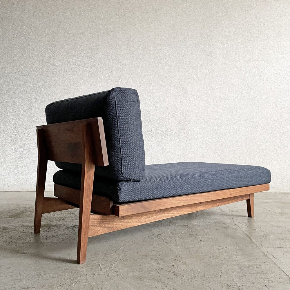 マスターウォール MASTERWAL コモンルーツ COMMON ROOTS ブリッジソファ BRIDGE SOFA アームレスカウチ 80 ファブリックシート ウォールナット無垢集成材 定価￥335,500- 展示品 〓