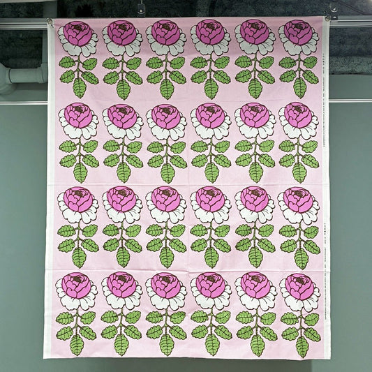マリメッコ marimekko ヴィヒキルース VIHKIRUUSU ファブリック マイヤ・イソラ Maija Isola 限定色 ピンク 144x173cm ◎