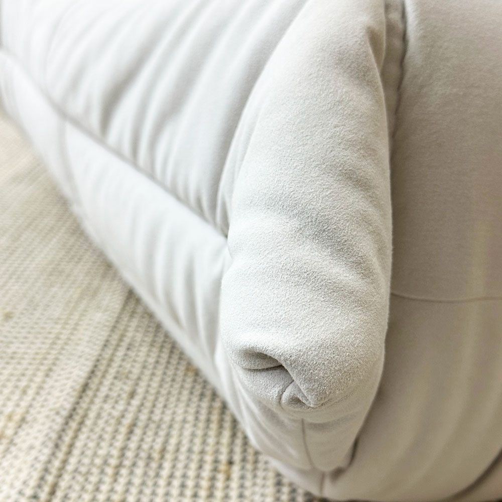 リーンロゼ ligne roset トーゴ パフ オットマン フランス家具 ウルトラスエード ホワイト ミッシェルデュカロワ Michel Ducaroy ●