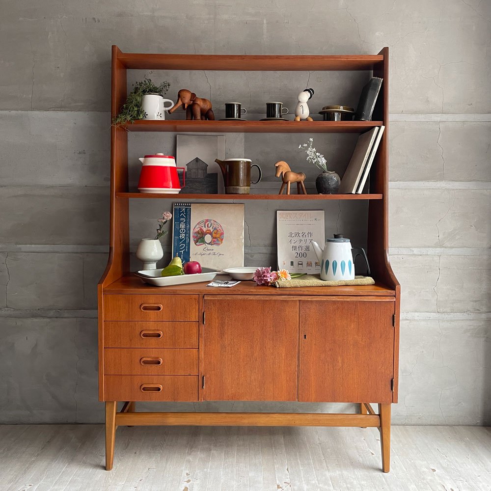 スウェーデンビンテージ チーク材 キャビネット オープンシェルフ 食器棚 飾り棚 ルームディバオダー スライド天板（ベロ付） 鍵付き ♪