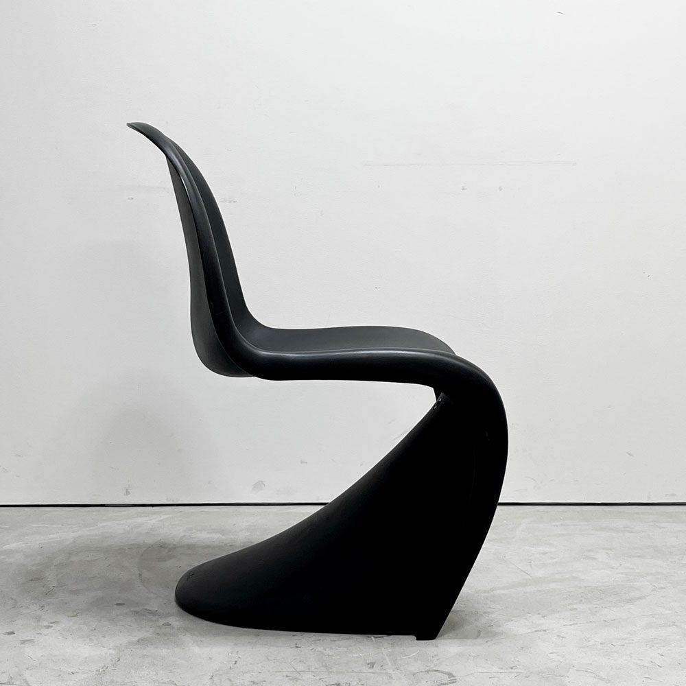 ヴィトラ vitra パントンチェア ダイニングチェア スタッキングチェア ディープブラック ヴェルナー・パントン Panton ミッドセンチュリー スペースエイジ A ●