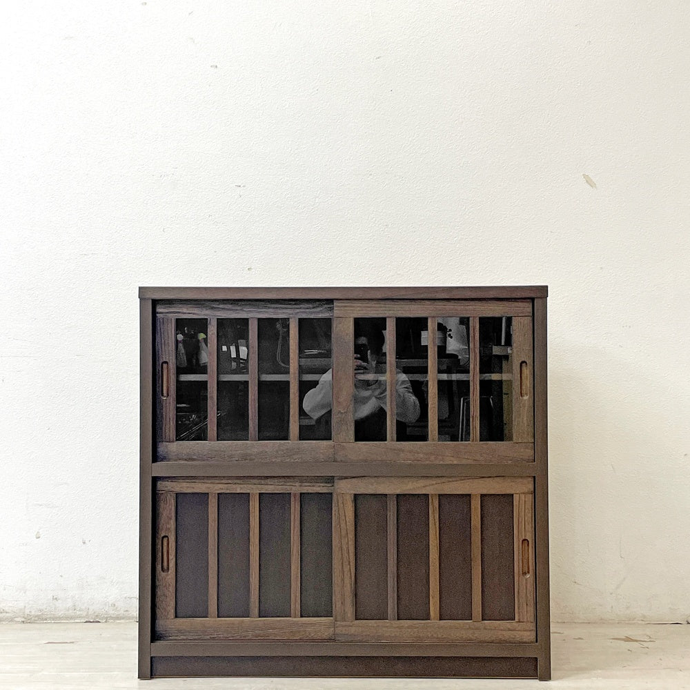 ジャパニーズモダンデザイン Japanese Modern Design ガラス引戸 キャビネット 収納棚 幅90cm ダークカラー ●