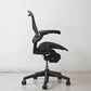 ハーマンミラー Herman Miller アーロンチェア Bサイズ ランバーサポート フル装備 グラファイトベース ビル・スタンフ ＆ ドン・チャドウィック ●