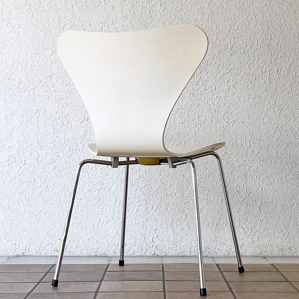 フリッツハンセン Fritz Hansen 3107 セブンチェア ラッカー ホワイト スタッキング アルネ・ヤコブセン デンマーク 北欧家具 C ◇