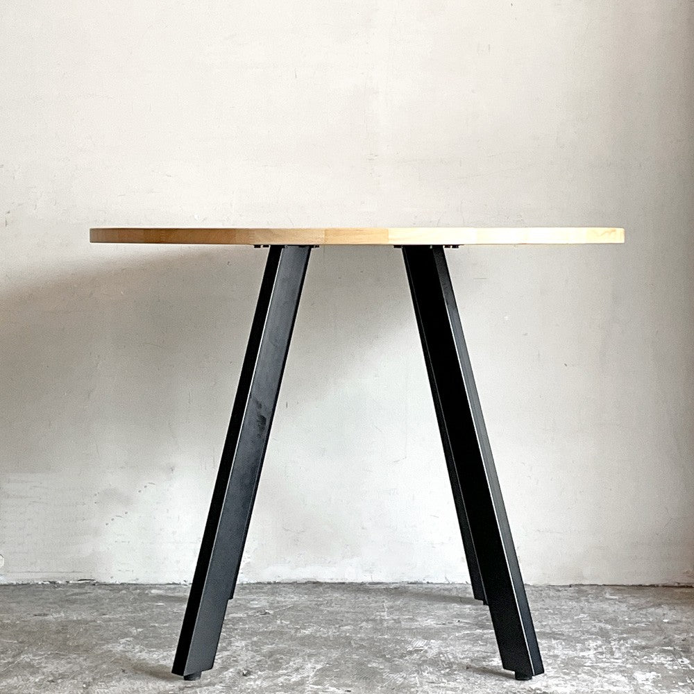 かなでもの KANADEMONO ザ・カフェテーブル THE CAFE TABLE Black Steel 4pin ラウンド ラバーウッド材 ナチュラル Φ90cm ■
