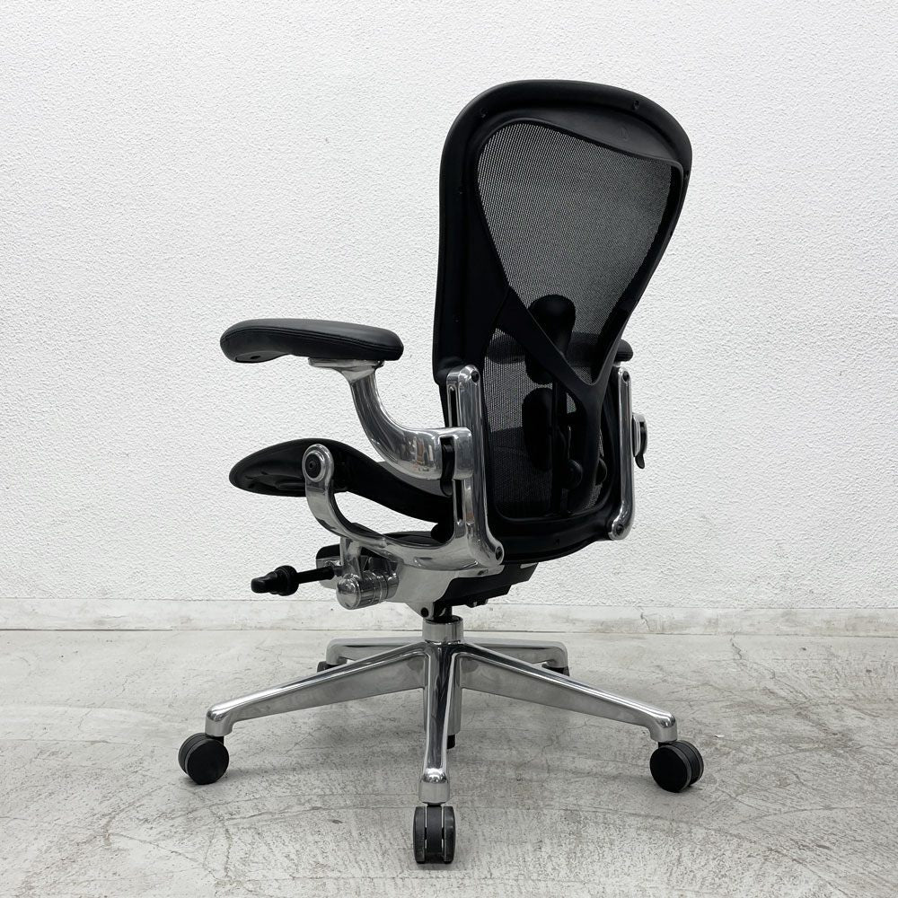 ハーマンミラー Herman Miller アーロンチェア リマスタード フル装備 Bサイズ オニキスウルトラマット ポリッシュドアルミニウムベース ポスチャーフィット ビル・スタンフ ＆ ドン・チャドウィック 〓