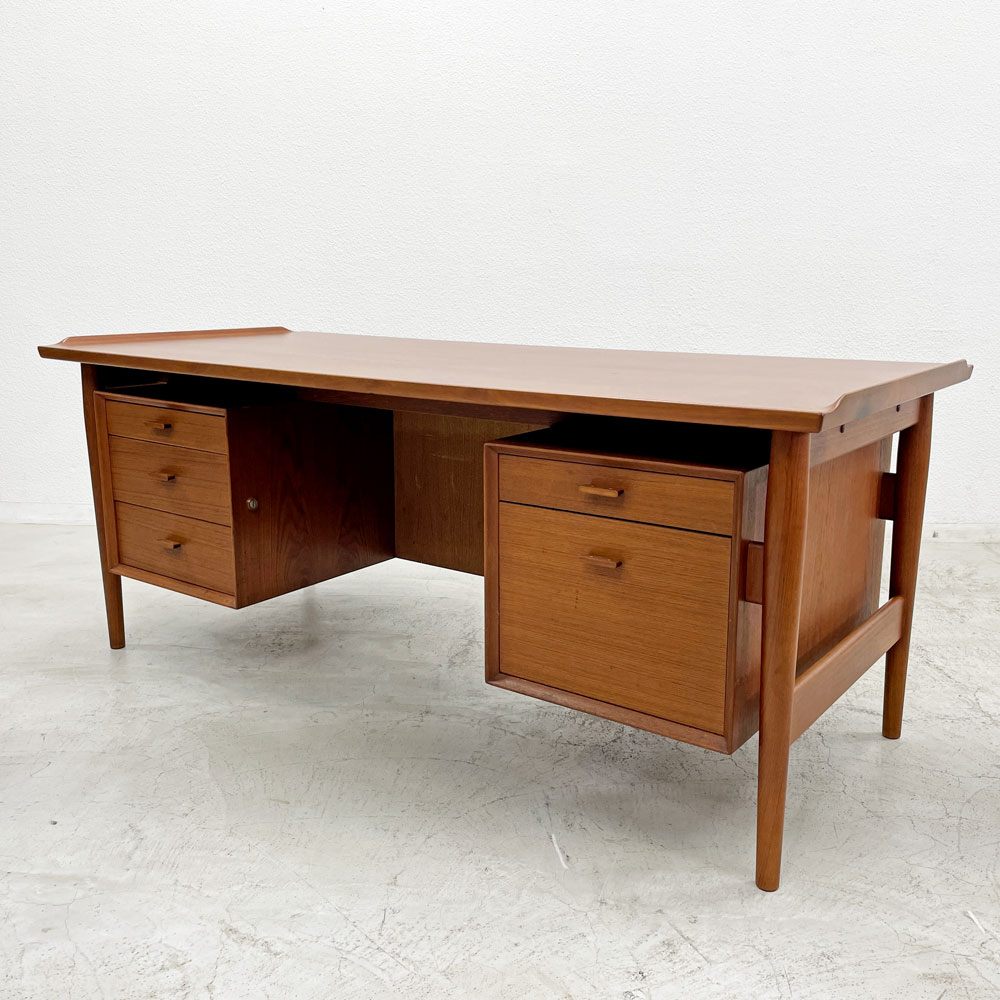 シバストファニチャー SIBAST FURNITURE No.207 両袖デスク チーク材 アルネ・ヴォッダー デンマークビンテージ 〓