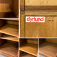 デューロン dyrlund ビンテージ キャビネット 飾り棚 チーク材 無垢材 蛇腹扉 ロールトップ W120cm デンマークビンテージ ●