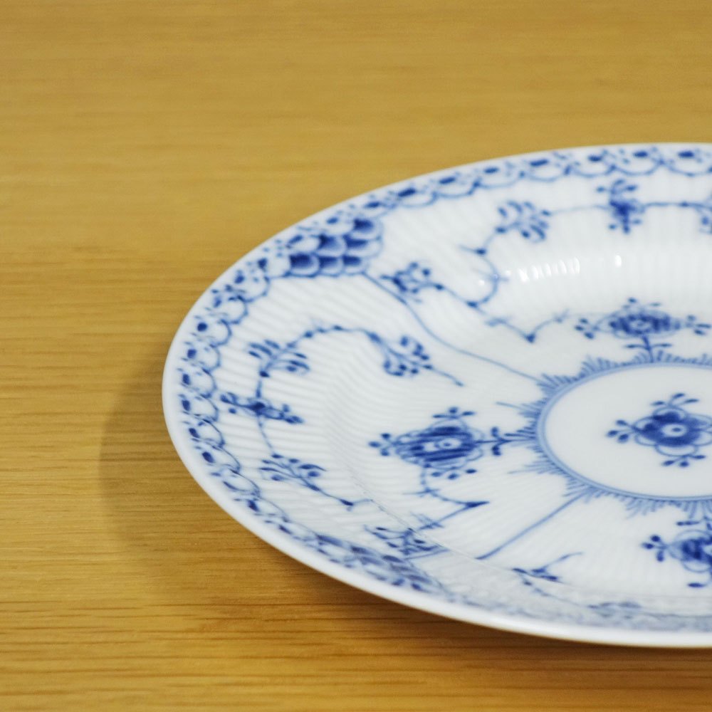 ロイヤルコペンハーゲン ROYAL COPENHAGEN ブルーフルーテッド ハーフレース プレート 17cm 北欧食器 A ◎