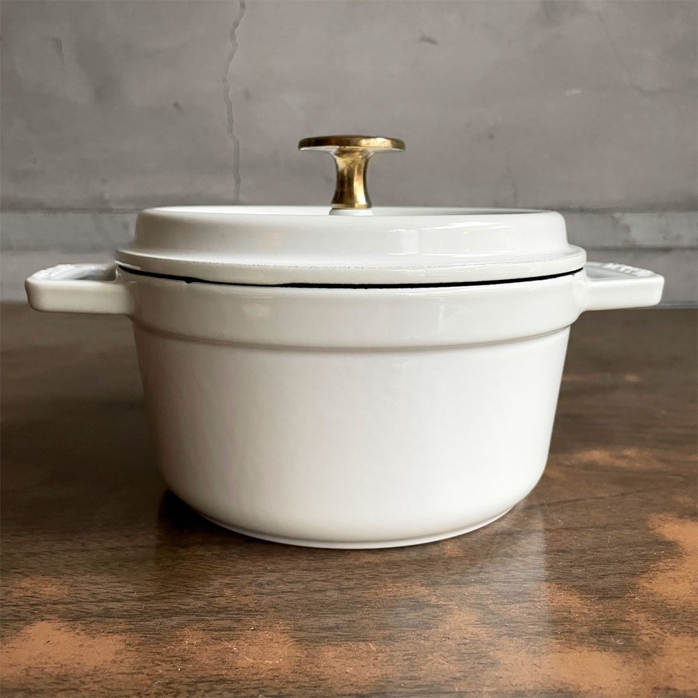 ストウブ STAUB ピコ ココット ラウンド 両手鍋 ホワイト 16cm 鋳物 キャセロール ガス オーブン IH対応 フランス ♪