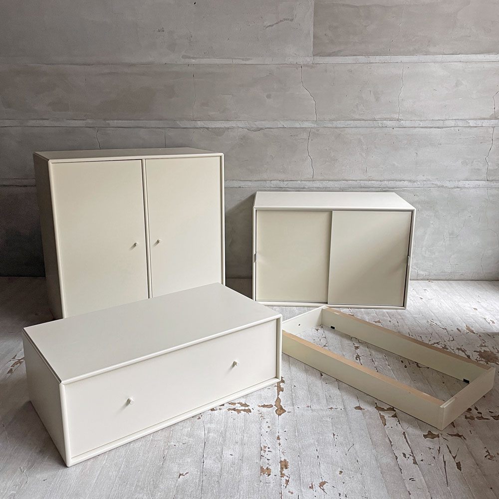 モンタナ MONTANA システムシェルフユニット SYSTEM SHELF UNIT アイボリー 4ユニット キャビネット 木製扉キャビネット2種+ドロワー+ベース デンマーク ♪