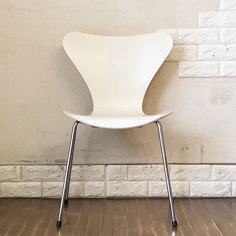 フリッツハンセン Fritz Hansen 3107 セブンチェア ダイニングチェア ラッカーホワイト アルネ・ヤコブセン デンマーク 北欧家具 定価￥81,180- A ◎