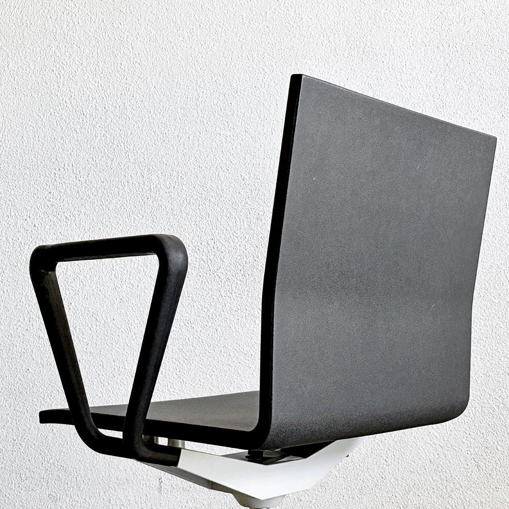 ヴィトラ vitra ゼロフォー .04 スタジオチェア オフィスチェア アームレスト付 ブラック 昇降機能 マールテン・ヴァン・セーヴェレン Maarten Van Severen 定価￥202,400- A 〓