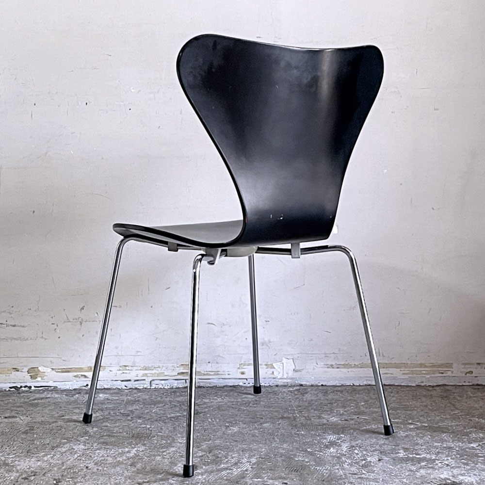 フリッツハンセン Fritz Hansen セブンチェア ブラックラッカー アルネ・ヤコブセン スタッキングチェア デンマーク 1997年製 C ■