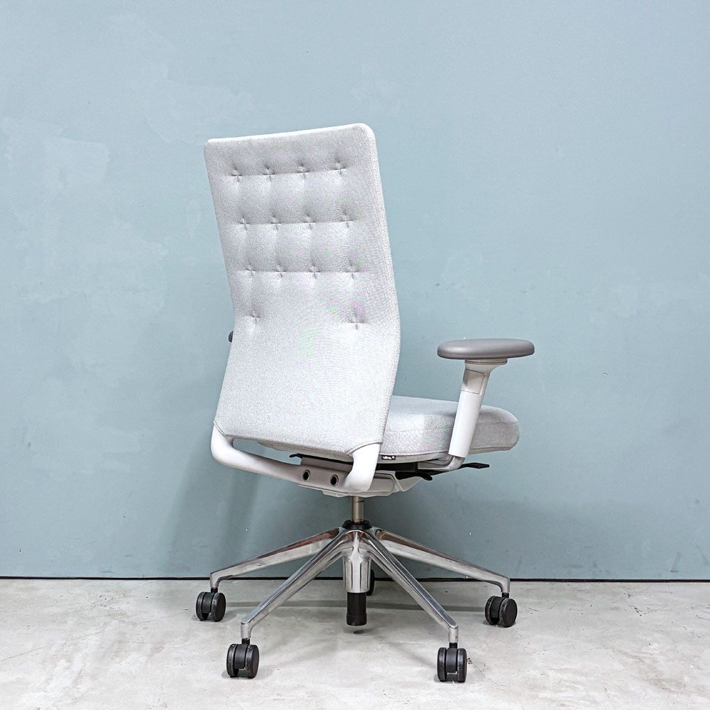 ヴィトラ vitra IDトリム ID Trim オフィスチェア デスクチェア ファブリックシート ライトグレー系 ハイバック 2Dアームレスト アントニオ・チッテリオ 参考定価￥209,000- ◎