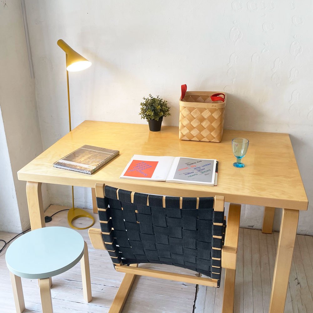 アルテック artek TABLE 82B ダイニングテーブル バーチ材 ラッカー W135×D85 アルヴァ・アアルト 北欧 デンマーク 定価￥261,800- ★