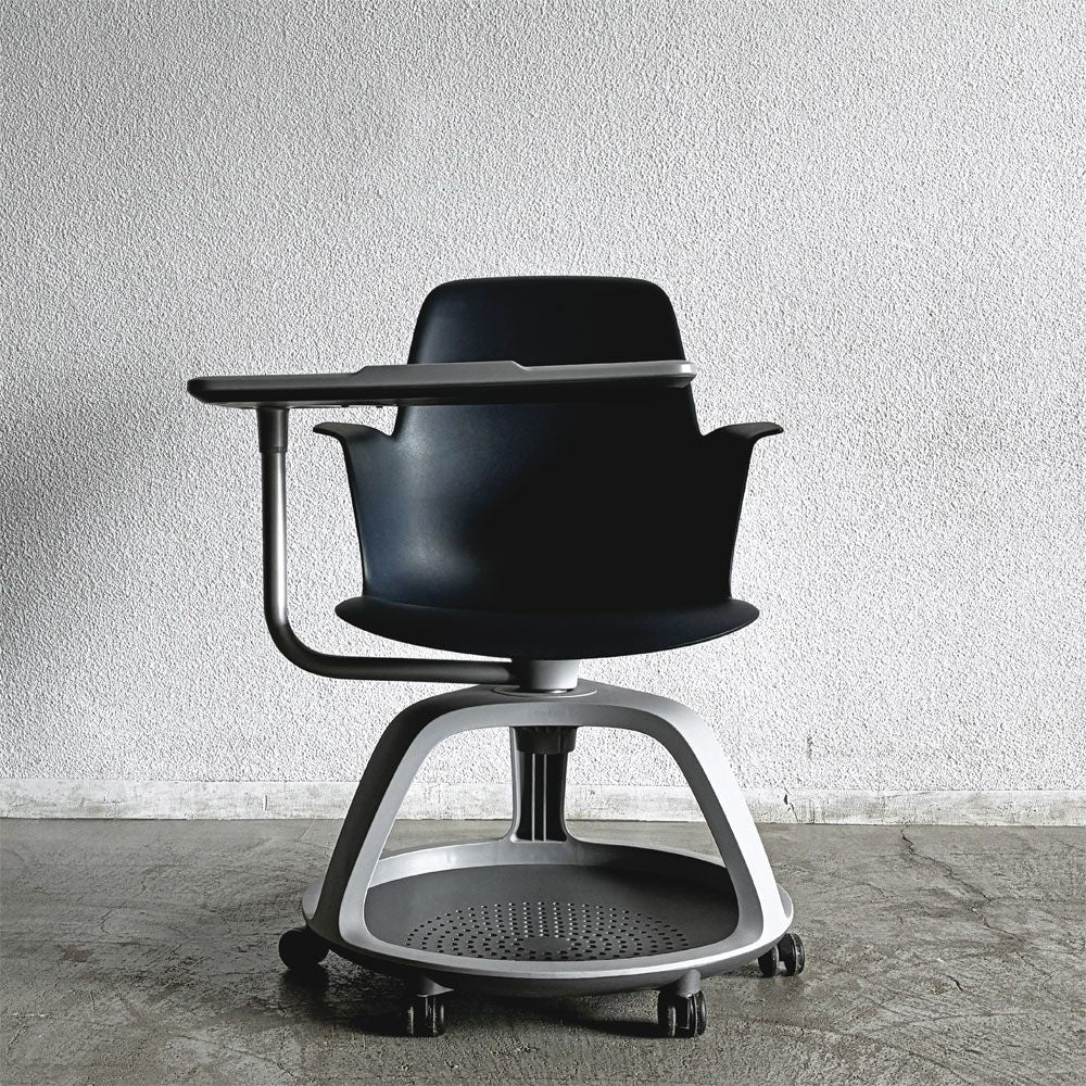 スチールケース Steelcase ノード node ミーティングチェア オフィスチェア ネイビー 可動式サイドテーブル＆キャスター付 B 〓