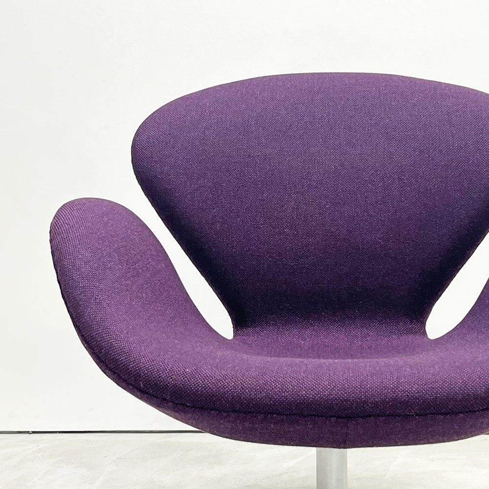 フリッツハンセン Fritz Hansen スワンチェア ラウンジチェア スウィベル ファブリック パープル アルネ・ヤコブセン Arne Jacobsen 座面張替済み ●