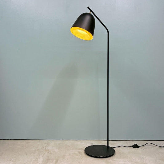 レクリント LE KLINT キャシェ CACHE KF355 フロアランプ スタンドライト ブラック デンマーク 北欧照明 定価￥148,500- ◎