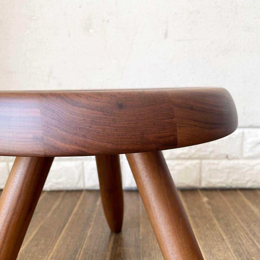 カッシーナ Cassina ベルジェスツール 524 TABOURET BERGER アメリカンウォールナット材 H27cm シャルロット・ペリアン 定価￥178,200- ◎