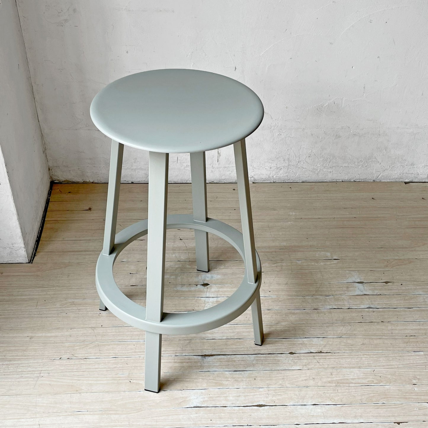 ヘイ HAY リボルバー バースツール ロー REVOLVER BAR STOOL LOW H65cm スカイグレー 回転式座面 レオン・ランズメイヤー デンマーク 定価￥49,500- ★