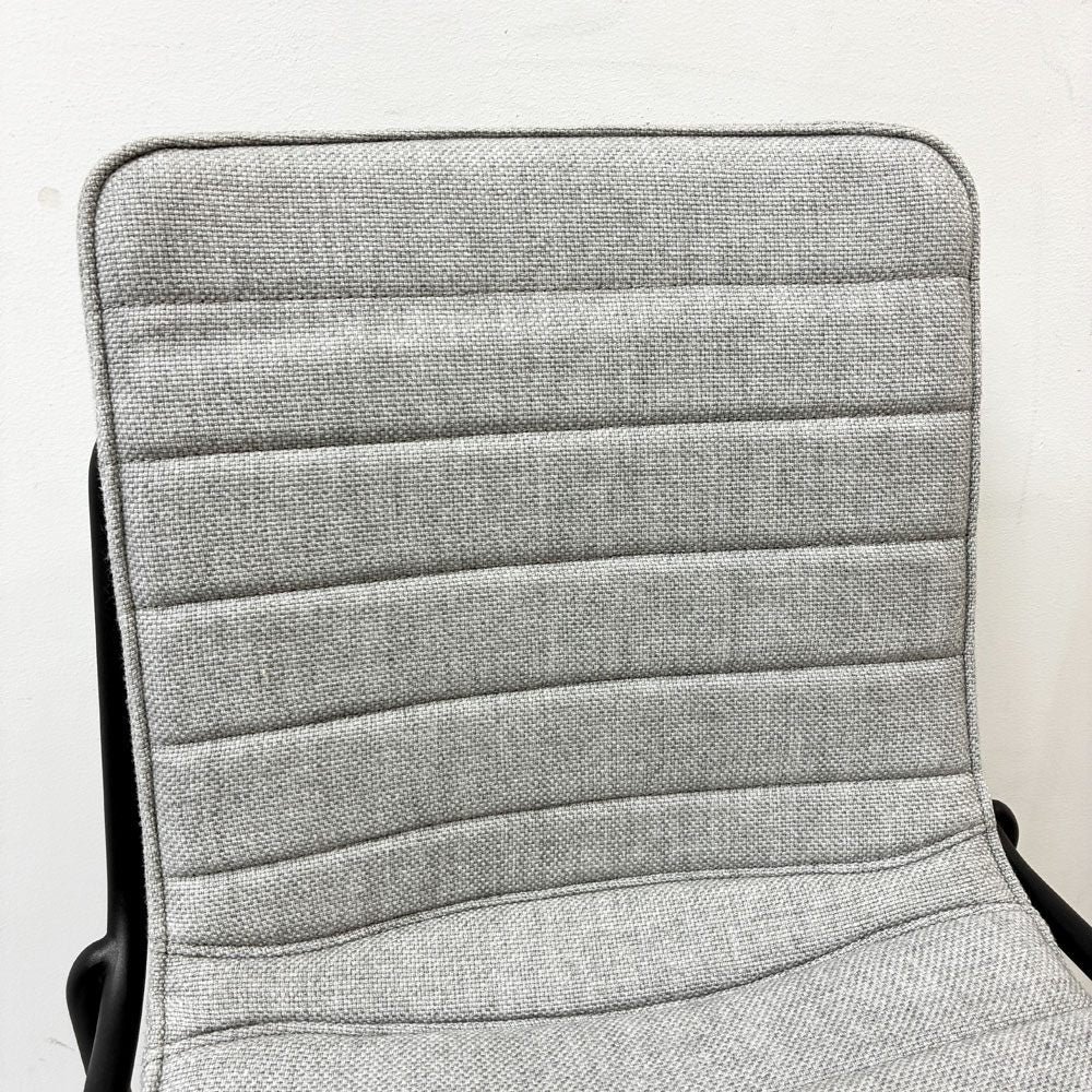 コクヨ KOKUYO オフセットフレームチェア offset frame chair オフィスチェア スタッキングチェア 4脚セット 4本脚 ファブリックシート スカイグレー キャスター 総定価￥274,800- A ●