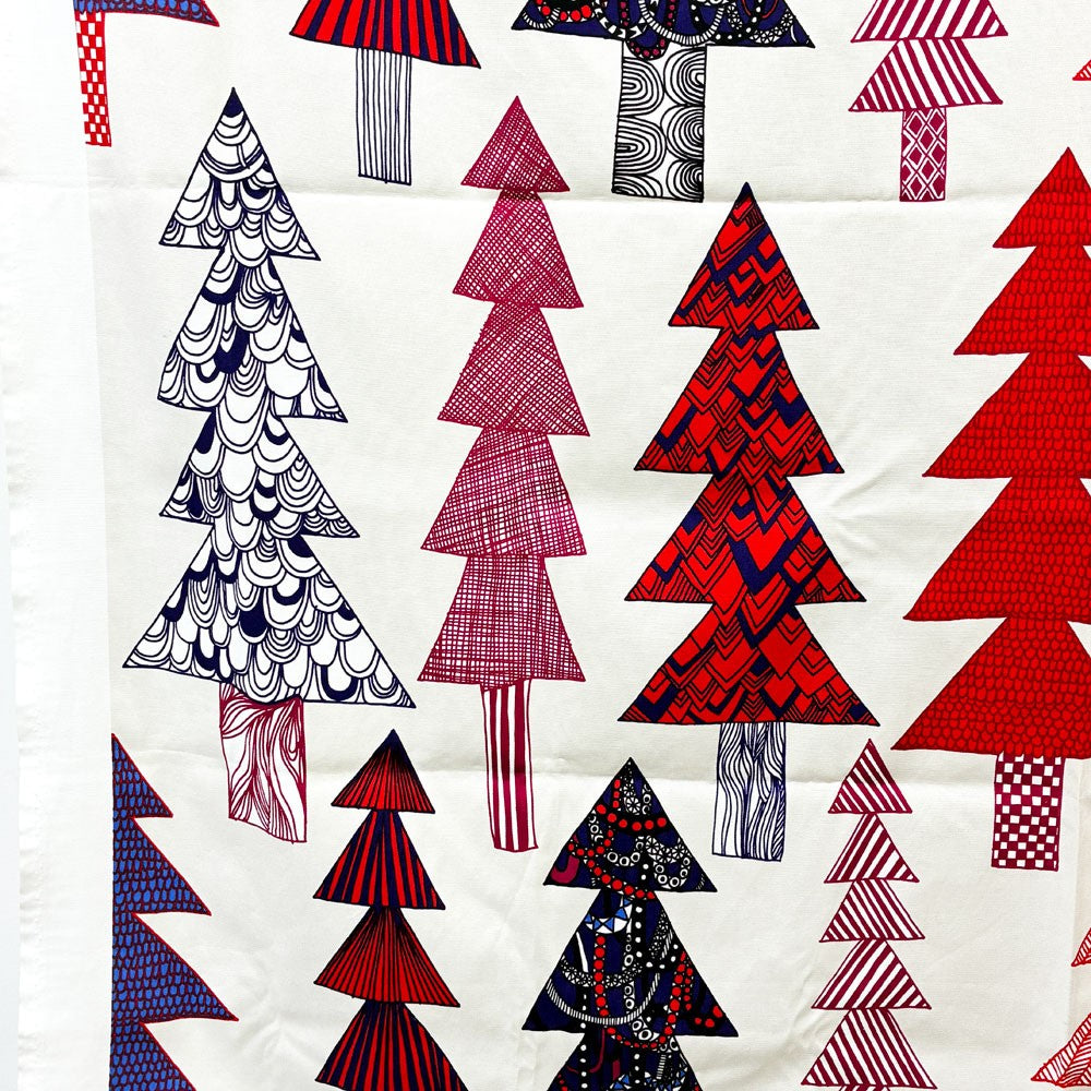 マリメッコ marimekko クーシコッサ Kuusikosssa もみの木 ファブリック 生地 Maija Louekari 北欧雑貨 約150×156cm ●