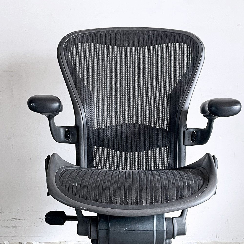 ハーマンミラー Herman Miller アーロンチェア Bサイズ ランバーサポート グラファイトベース ビル・スタンフ ＆ ドン・チャドウィック 現状品 ■