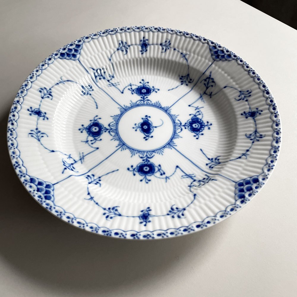 ロイヤルコペンハーゲン ROYAL COPENHAGEN ブルーフルーテッド ハーフレース ディーププレート 25.5cm 深皿 丸皿 陶器 北欧食器 廃番 美品 A ♪