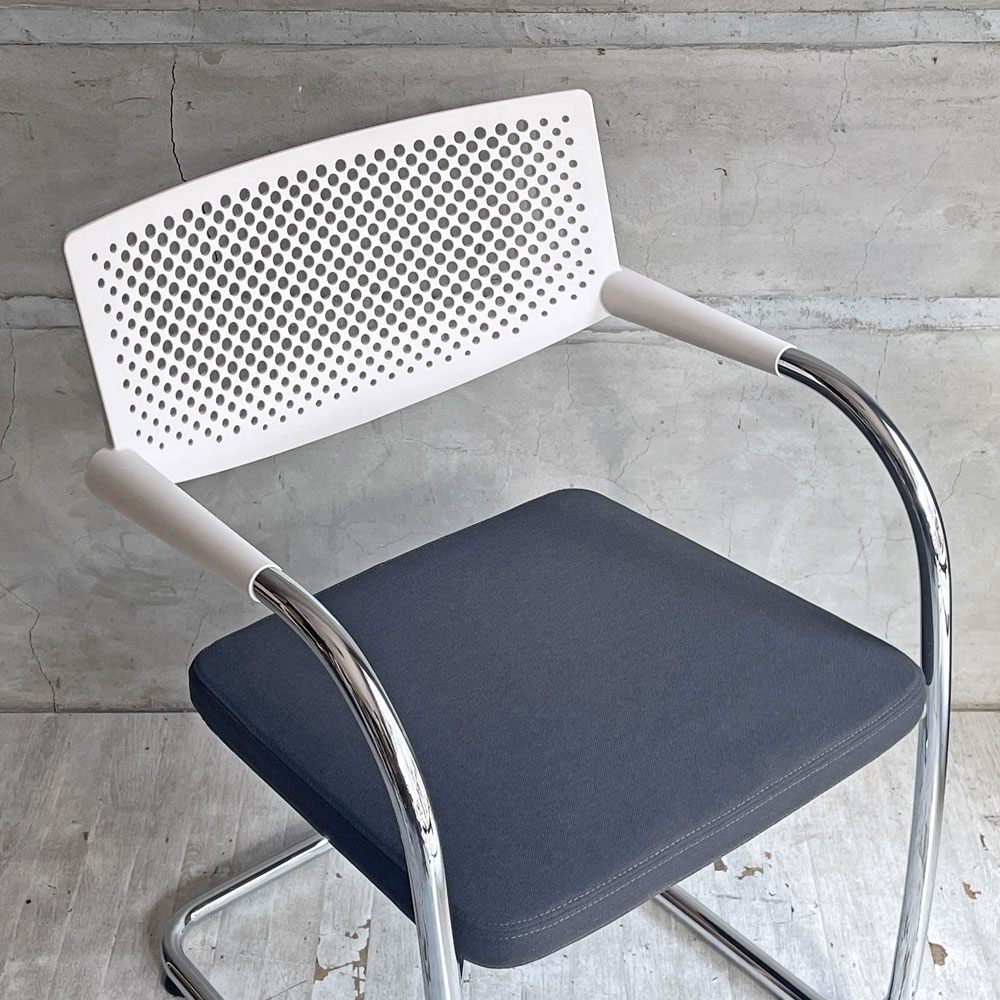 ヴィトラ vitra ビザビ2 Visavis2 アームチェア デスクチェア ホワイト/グレー カンティレバー スタッキング可能 アントニオ・チッテリオ B ♪