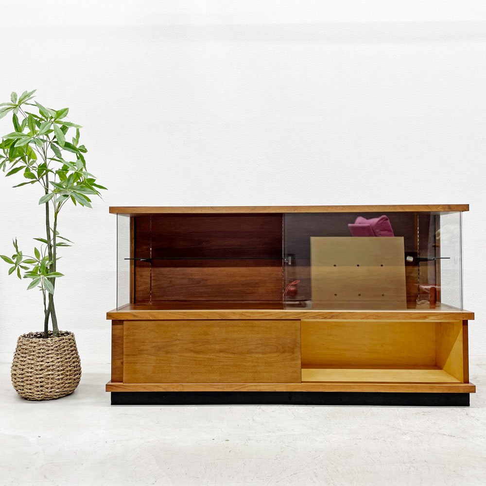 ハイク HIKE オーダーメイド ガラスキャビネット 飾り棚 ガラス引戸 ウォールナット材 W200cm 〓