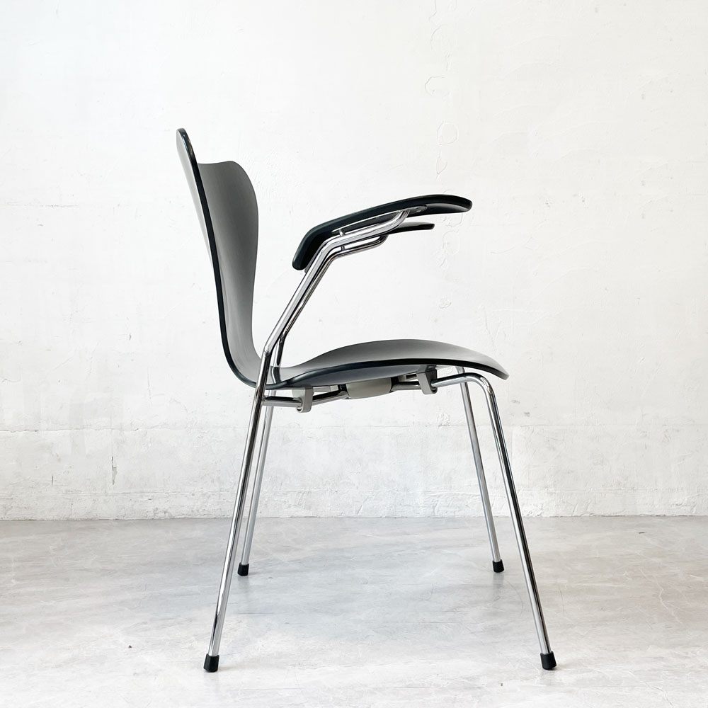 フリッツハンセン Fritz Hansen 3207 セブンチェア アームチェア ラッカー ブラック アルネ ヤコブセン 北欧家具 参考価格￥146,080 - ★