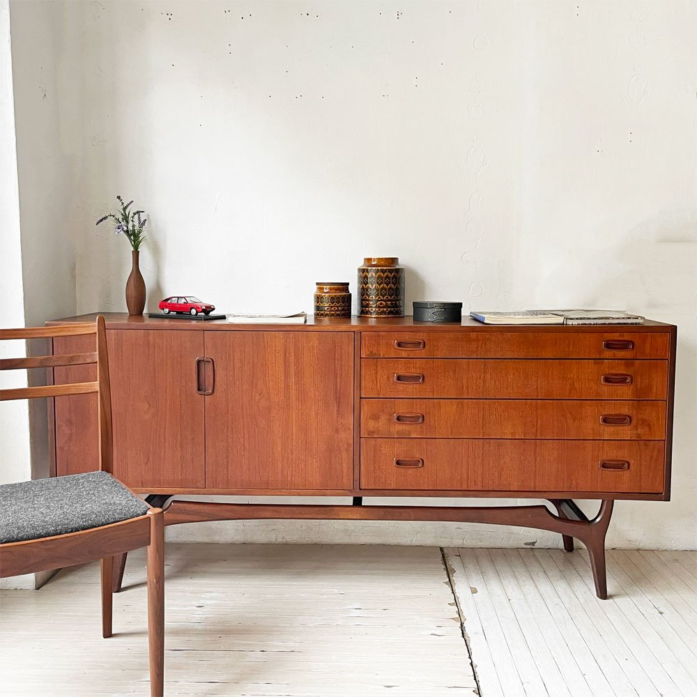 タイムズ・ファニッシング TIMES FURNISHING社 チーク材 サイドボード キャビネット W176cm 北欧スタイル 英国 UKビンテージ ★