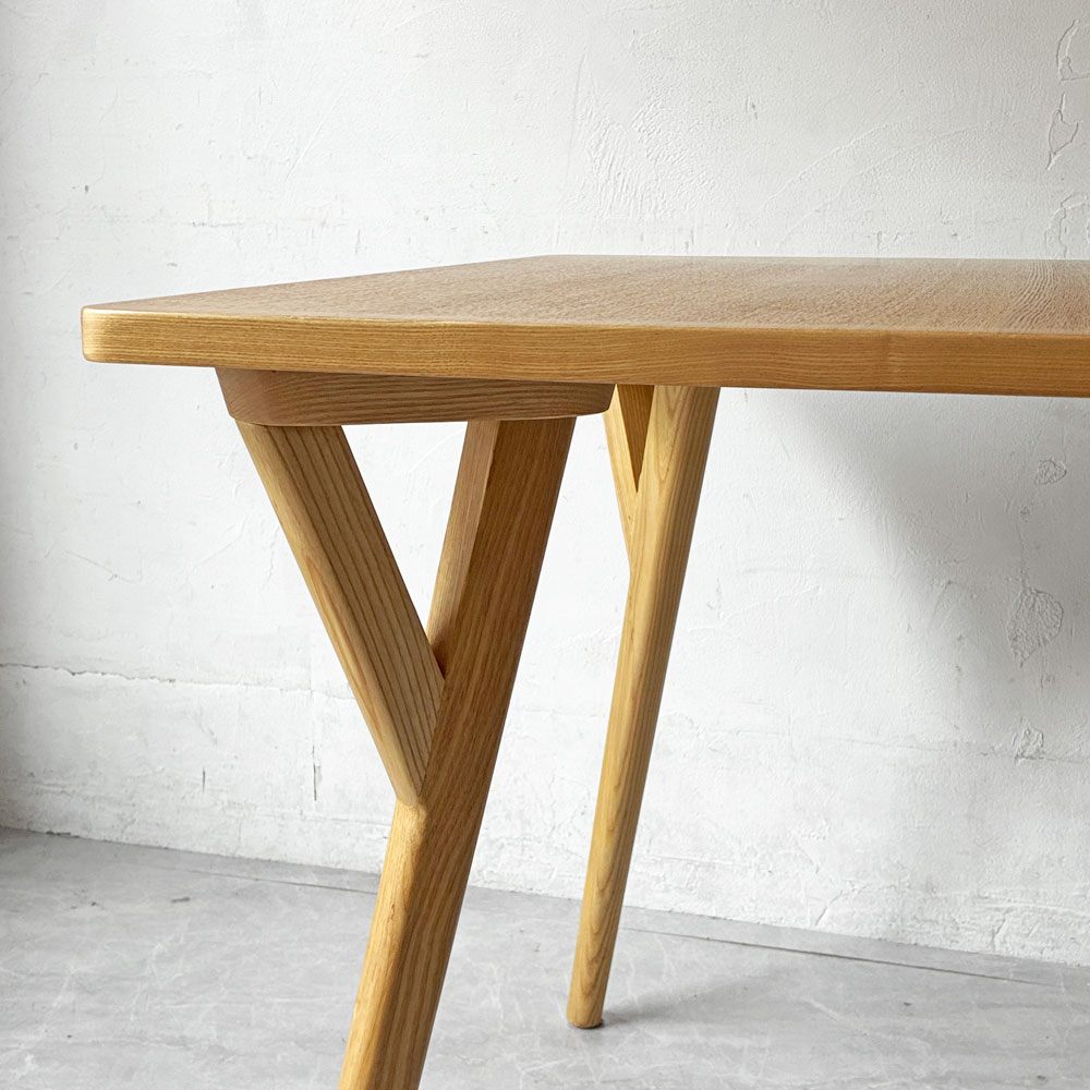 Scandinavian design 北欧デザイン イラーリ ILALI ダイニングテーブル アッシュ材 80cm スクエア天板 モダン 関家具取り扱い ★