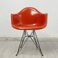 ハーマンミラー Herman Miller アームシェルチェア 現行FRP製 レッドオレンジ エッフェルベース C&R イームズ ミッドセンチュリー ●