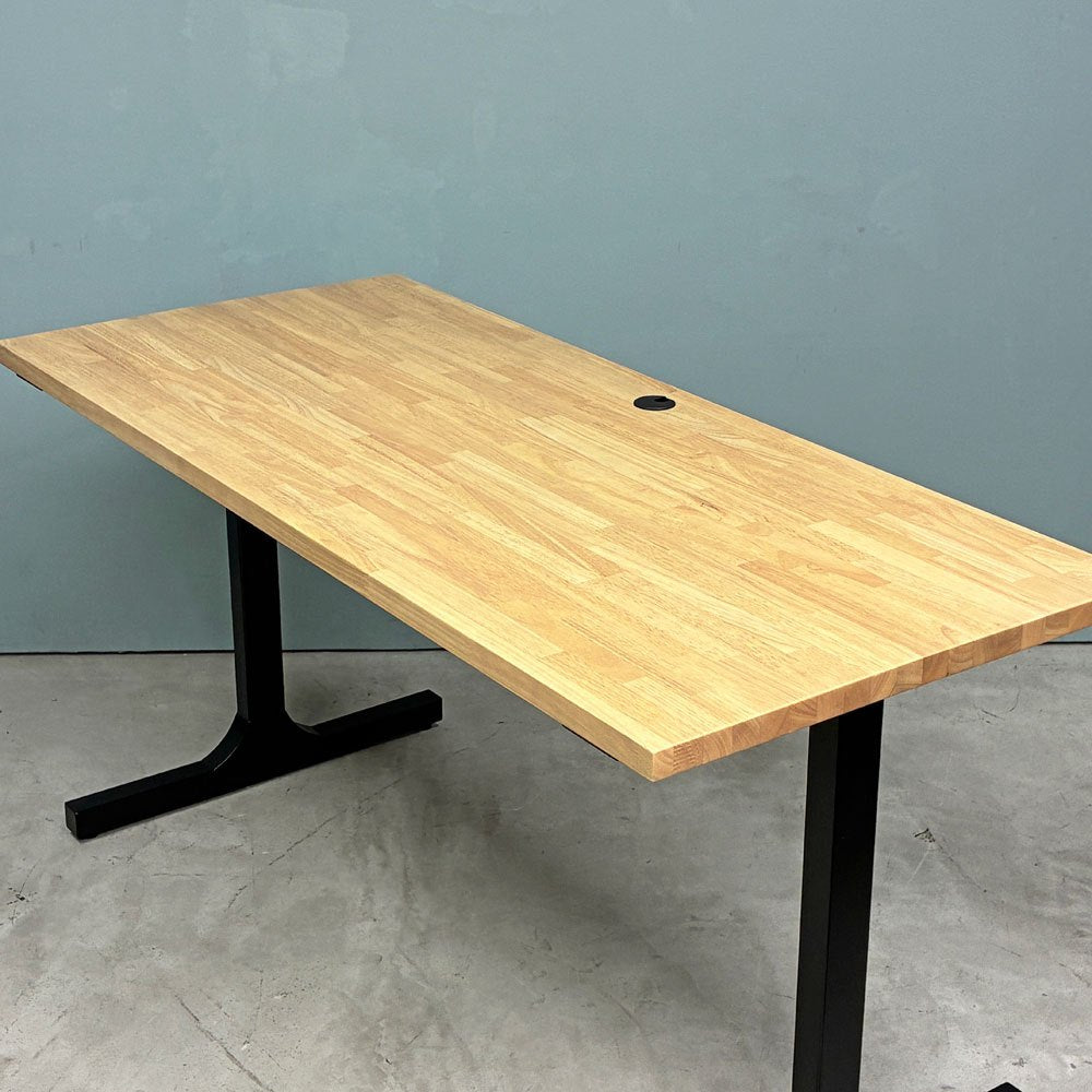 かなでもの KANADEMONO ザ・テーブル THE TABLE デスク W140xD62cm ラバーウッド Iライン脚 配線孔付き ◎