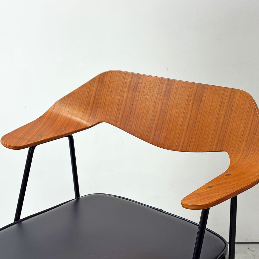 ケースファニチャー Case Furniture 675チェア ウォールナットフレーム×レザーシート 本革 ロビンデイ Robin Day アクタス取扱 ●