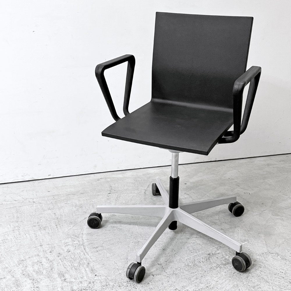 ヴィトラ vitra ゼロフォー 04. スタジオチェア  デスクチェア アームレスト付 ブラック マールテン・ヴァン・セーヴェレン 昇降機能 A ●