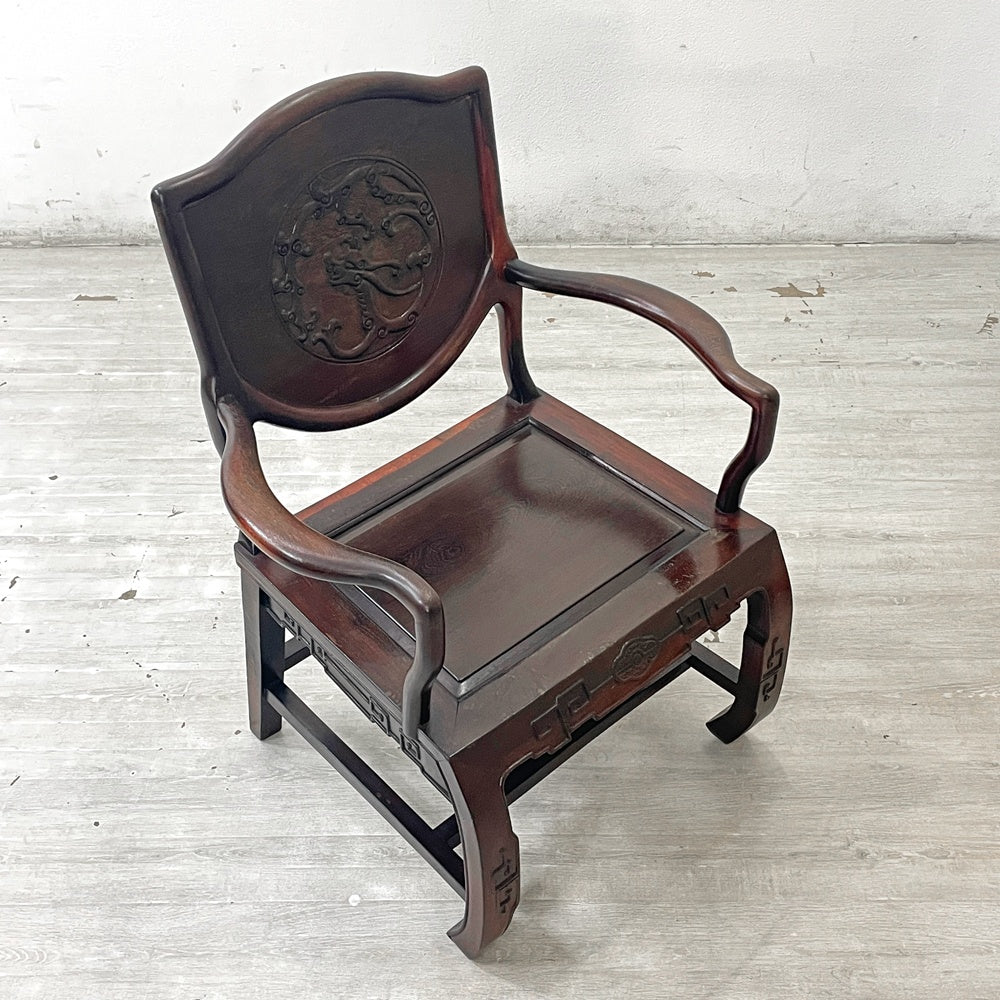 唐木家具 無垢材 龍紋彫刻 肘付き椅子 アームチェア 中国家具 伝統工芸 飾り彫り B●