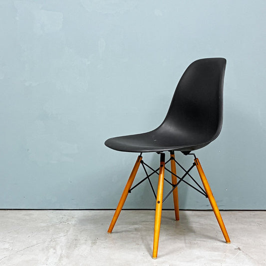ヴィトラ Vitra サイドシェルチェア ブラック ドゥエルレッグ ポリプロピレン C&R イームズ ミッドセンチュリーモダン ◎
