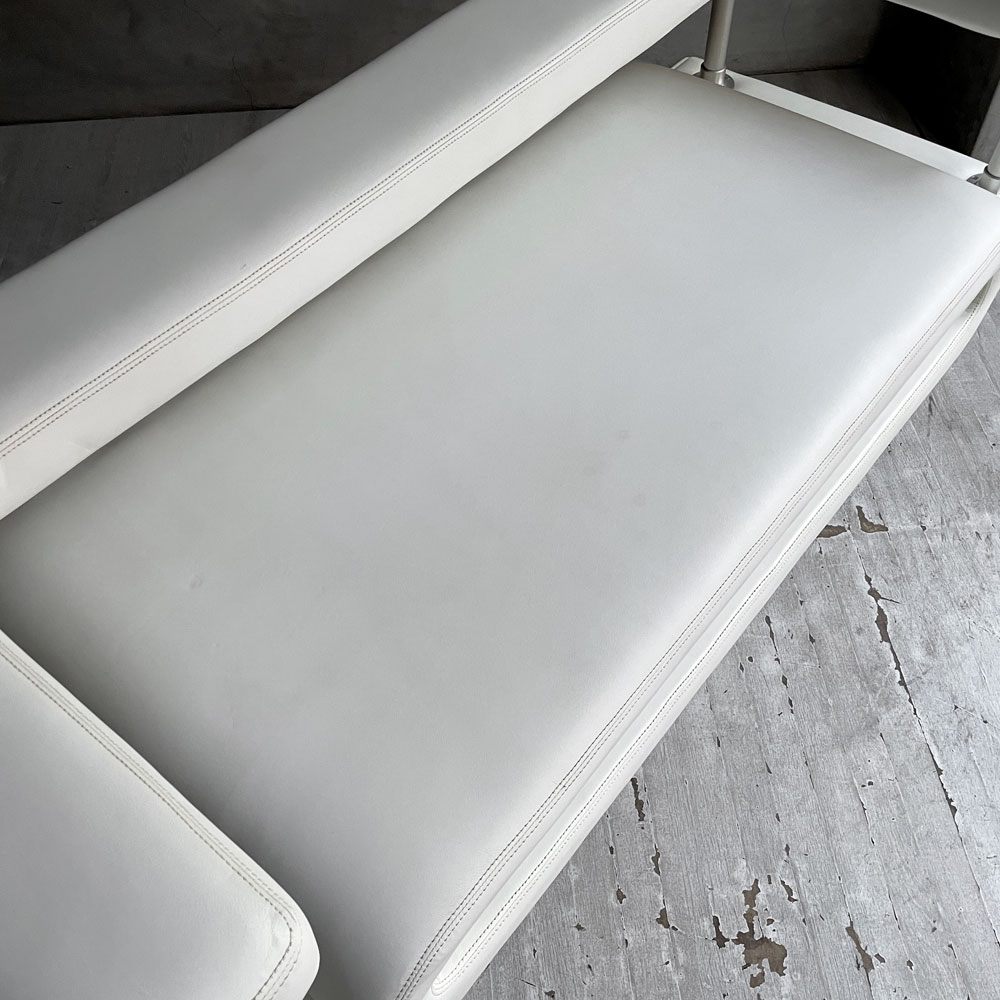 イーアンドワイ E&Y マガジン ソファ MAGAZINE SOFA 2Pソファ 2人掛け ビニールレザー ホワイト アルミニウム マイケル・ヤング Michael Young モダンデザイン 定価￥660,000- ♪