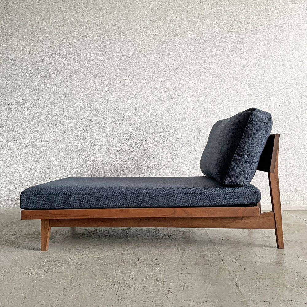 マスターウォール MASTERWAL コモンルーツ COMMON ROOTS ブリッジソファ BRIDGE SOFA アームレスカウチ 80 ファブリックシート ウォールナット無垢集成材 定価￥335,500- 展示品 〓
