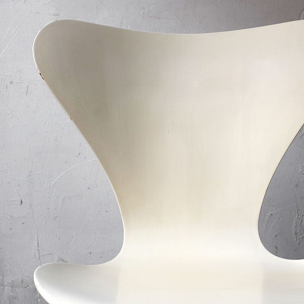 フリッツハンセン Fritz Hansen 3107 セブンチェア ホワイト ラッカー仕上げ スタッキング アルネ・ヤコブセン デンマーク 北欧家具 A ★