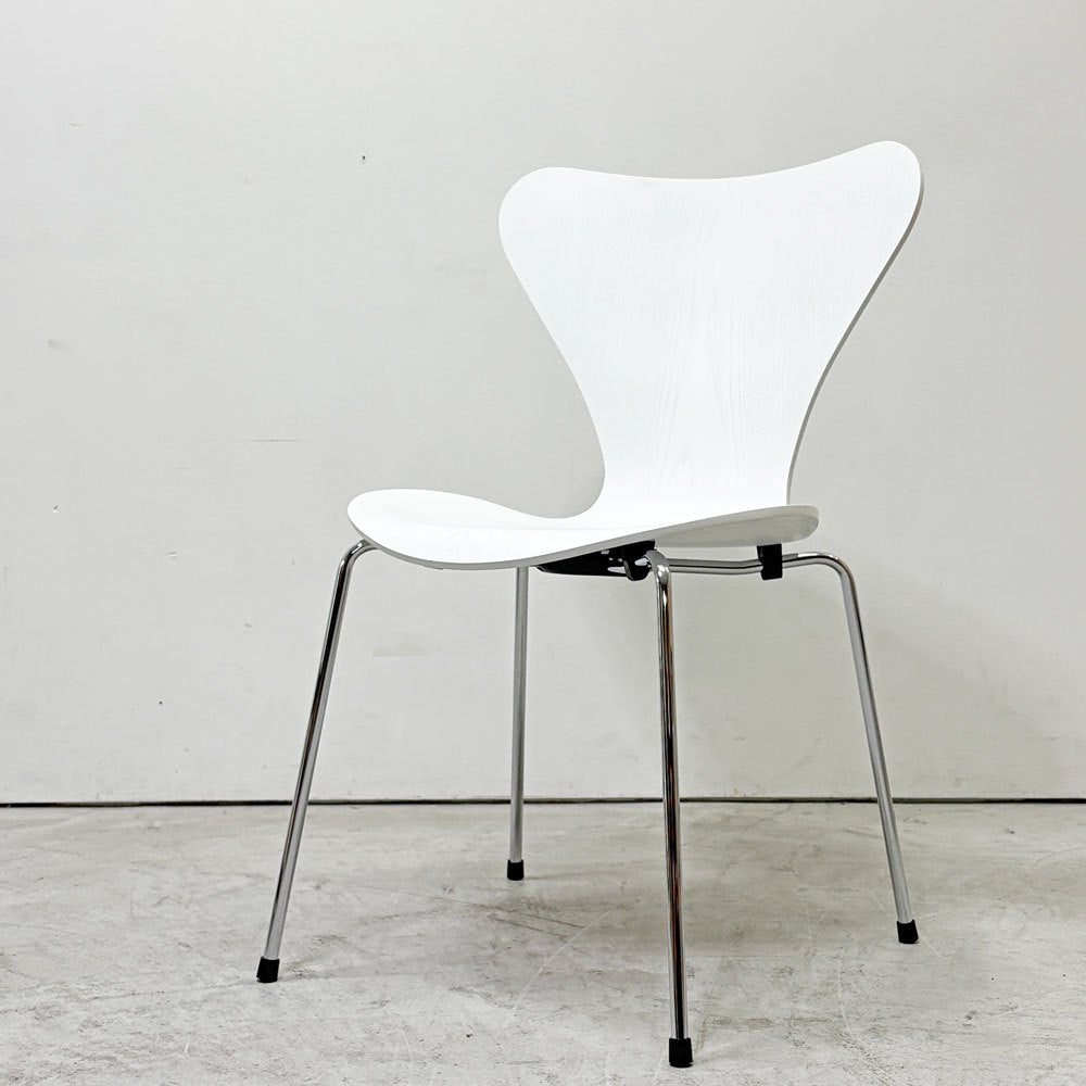 フリッツハンセン Fritz Hansen 3107 セブンチェア カラードアッシュ ホワイト スタッキング アルネ・ヤコブセン デンマーク 北欧家具 ●