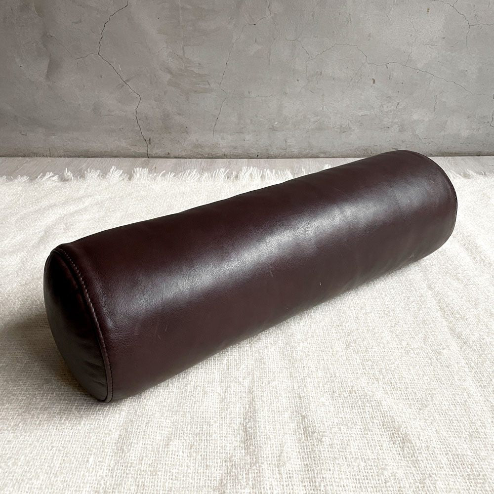 リーンロゼ ligne roset ロゼプラド ROSETPRADO ボルスタークッション レザー ブラウンカラー 本革 フェザー 参考定価￥58,300～ B ♪